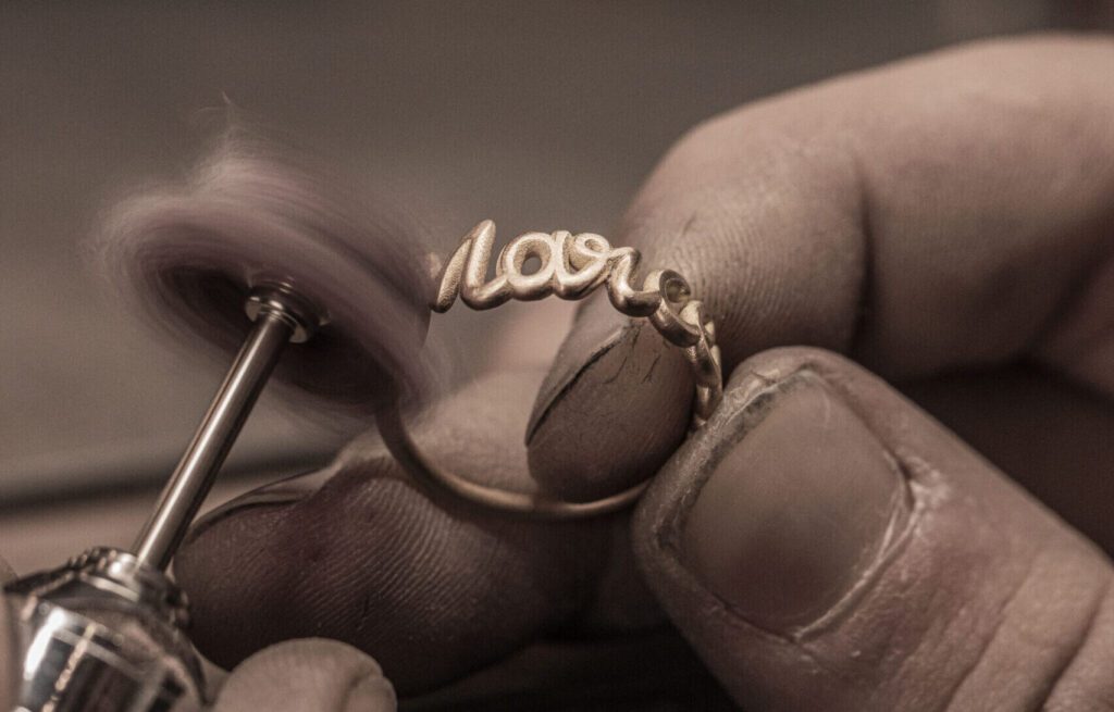 creation process, made to measure jewellery, personalised jewellery, customisable jewellery, french jewellery designer, thea jewelry